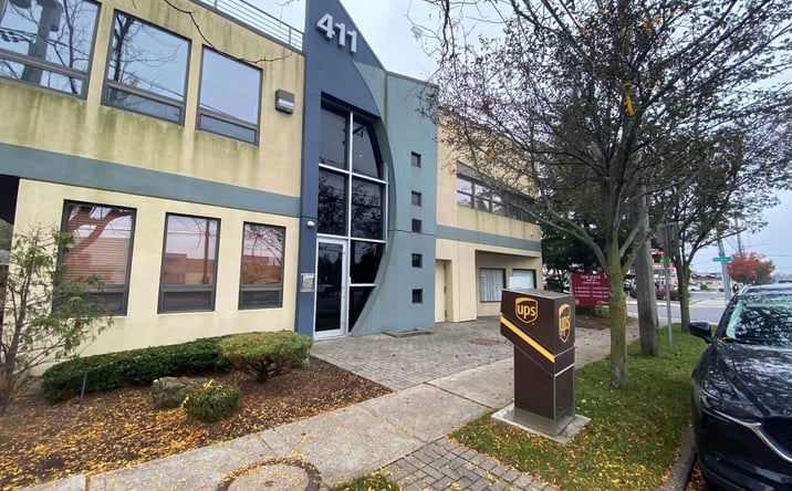 Pictures of Office property located at 411 Hempstead Turnpike, West Hempstead, NY 11552 for lease - image #1
