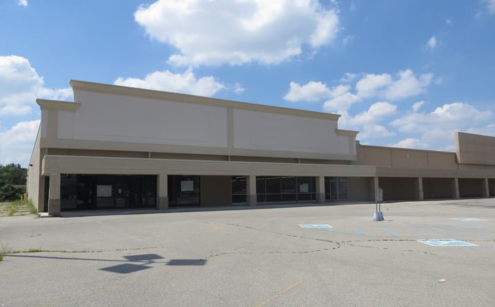 Pictures of Retail, Office, Restaurant property located at 7201 Pendleton Pike, Indianapolis, IN 46226 for lease - image #1