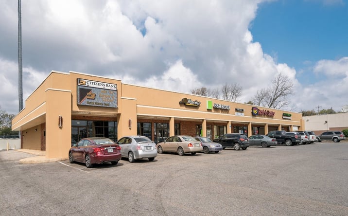 Pictures of Retail property located at 4701 Elvis Presley Blvd, Memphis, TN 38116 for lease - image #1