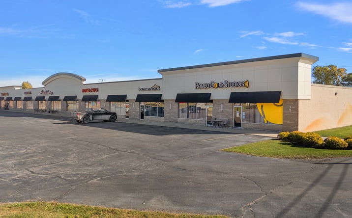 Pictures of Retail property located at 66780 - 66880 Van Dyke, Washington Twp, MI 48095 for lease - image #1