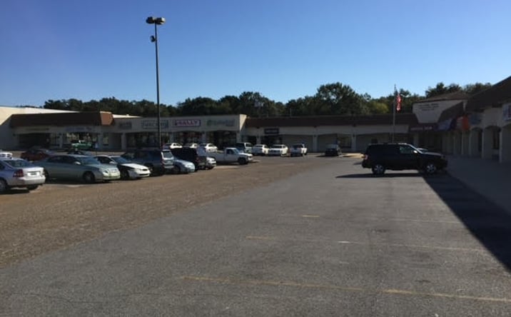 Pictures of Retail property located at 5441 US-90, Mobile, AL 36619 for lease - image #1
