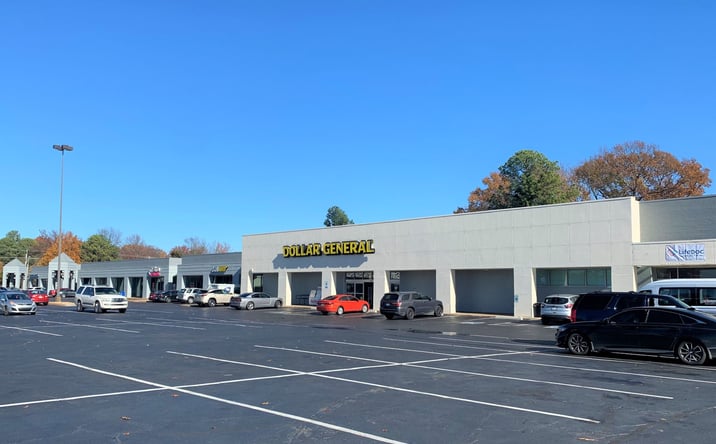 Pictures of Retail property located at 2940 Covington Pike, Memphis, TN 38128 for lease - image #1
