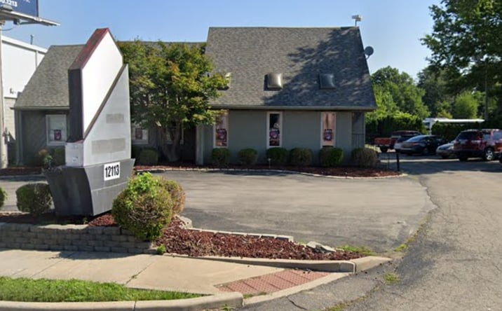 Pictures of Retail, Office property located at 12113 Shelbyville Rd, Louisville, KY 40243 for lease - image #1