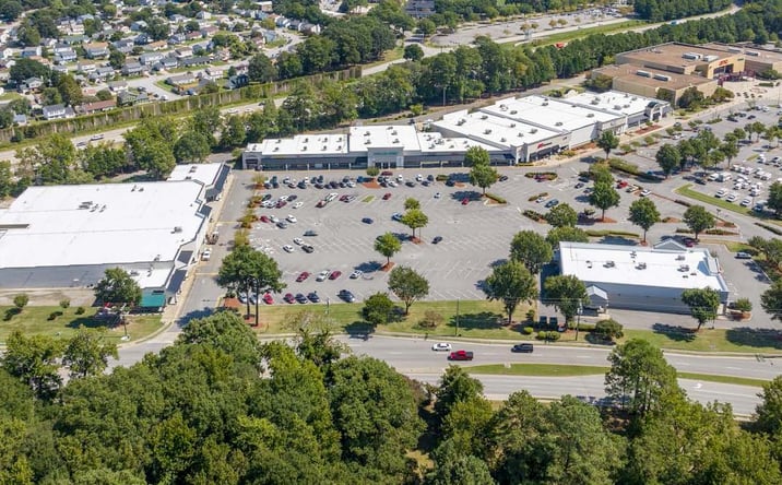 Pictures of Retail property located at 1 Towne Centre Wy, Hampton, VA 23666 for lease - image #1