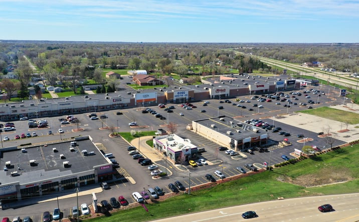 Pictures of Retail, Office property located at 1001-1089 West Lane Rd, Machesney Park, IL 61115 for lease - image #1