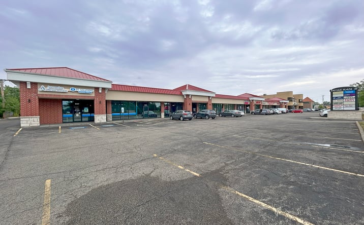 Pictures of Retail property located at 955 Elmhurst Rd, Des Plaines, IL 60016 for lease - image #1