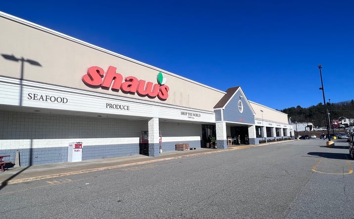 Pictures of Retail property located at 1328 Hooksett Rd, Hooksett, NH 03106 for lease - image #1