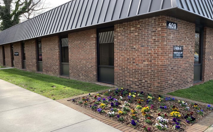 Pictures of Office property located at 403-411 Parkway Dr, Greensboro, NC 27408 for lease - image #1