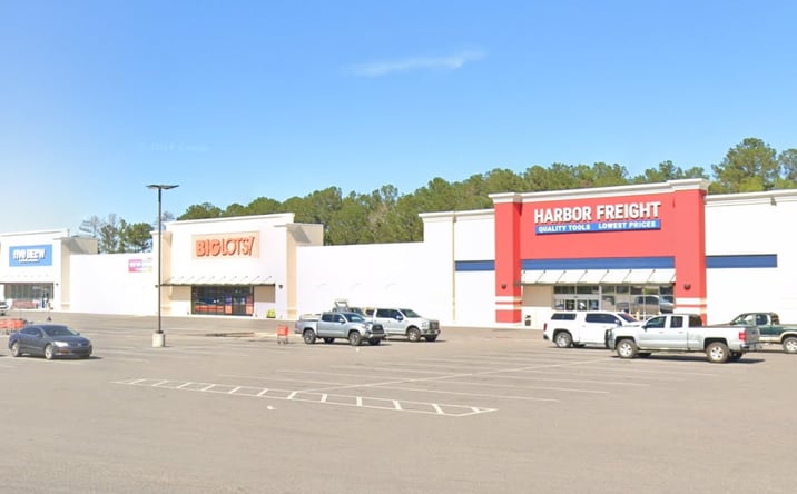 Pictures of Retail property located at 922 River Falls Street, Andalusia, AL 36420 for lease - image #1