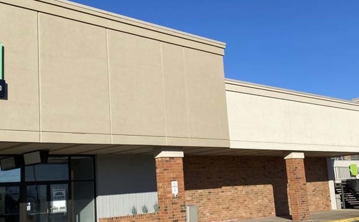 Pictures of Retail property located at Cherry Tree Shopping Center, Washington, IL 61571 for lease - image #1