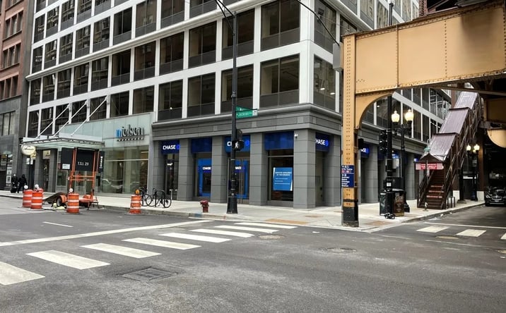Pictures of Retail property located at 200 W Jackson Blvd, Chicago, IL 60606 for lease - image #1