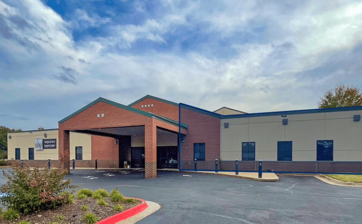 Pictures of Office property located at 3733 N Business Dr, Fayetteville, AR 72703 for lease - image #1
