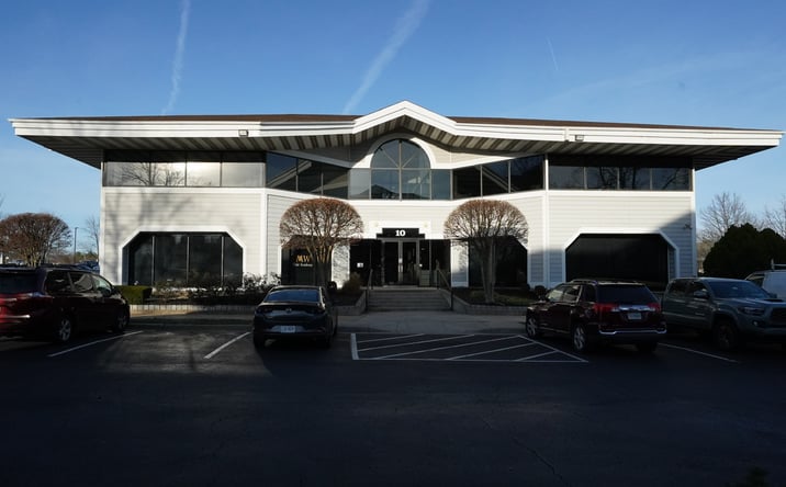 Pictures of Office, Retail property located at 10 Pidgeon Hill Dr, Sterling, VA 20165 for lease - image #1