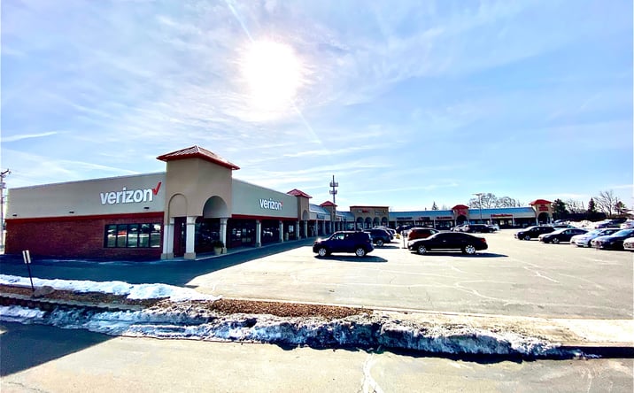 Pictures of Retail property located at 401 81st Ave, Merrillville, IN 46410 for lease - image #1