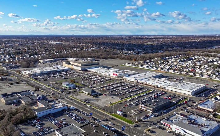 Pictures of Retail, Restaurant property located at 895 Montauk Hwy, West Babylon, NY 11704 for lease - image #1