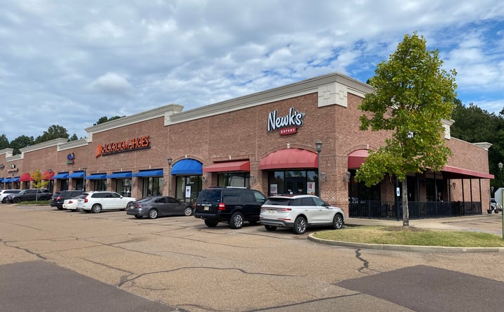 Pictures of Retail property located at 2305 Jackson Ave W, Oxford, MS 38655 for lease - image #1