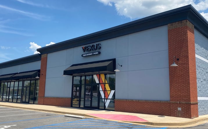 Pictures of Retail property located at 2385 S MacArthur Dr, Alexandria, LA 71301 for lease - image #1