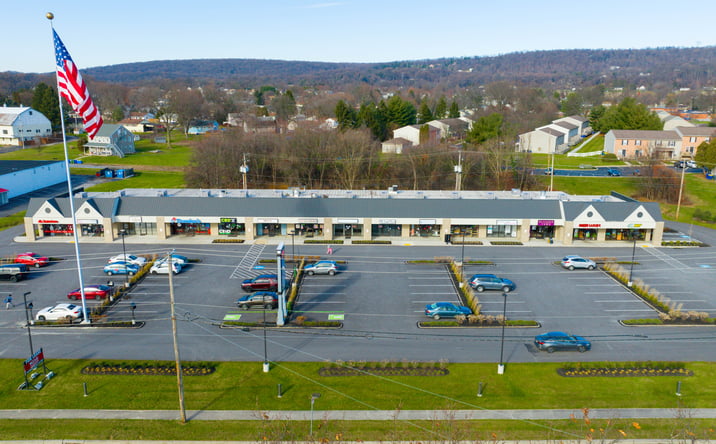 Pictures of Retail property located at 3927 E Market St, East York, PA 17402 for lease - image #1