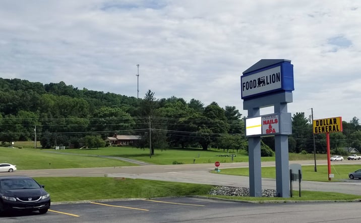 Pictures of Retail property located at 1717 E Central Avenue, LaFollette, TN 37766 for lease - image #1