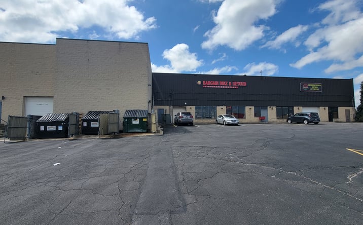 Pictures of Retail property located at 36301 Euclid Ave, Willoughby, OH 44094 for lease - image #1