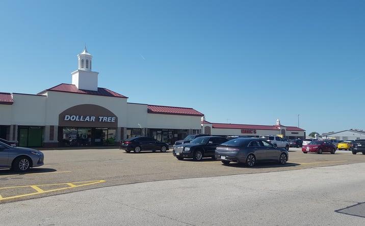 Pictures of Retail property located at 808 W Maple St, Hartville, OH 44632 for lease - image #1