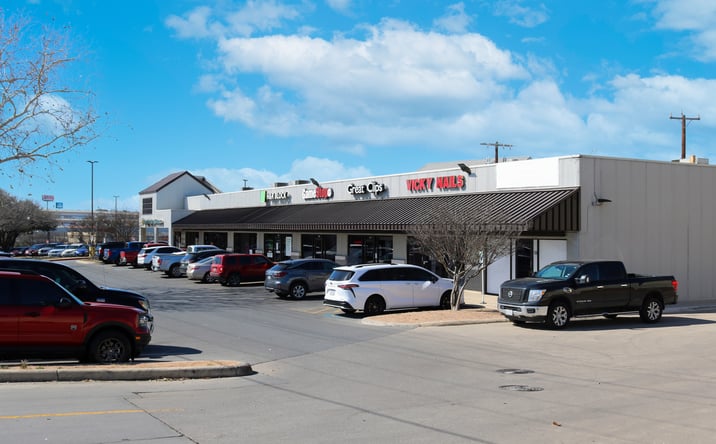 Pictures of Retail, Office property located at 5601 Bandera Rd, San Antonio, TX 78238 for lease - image #1
