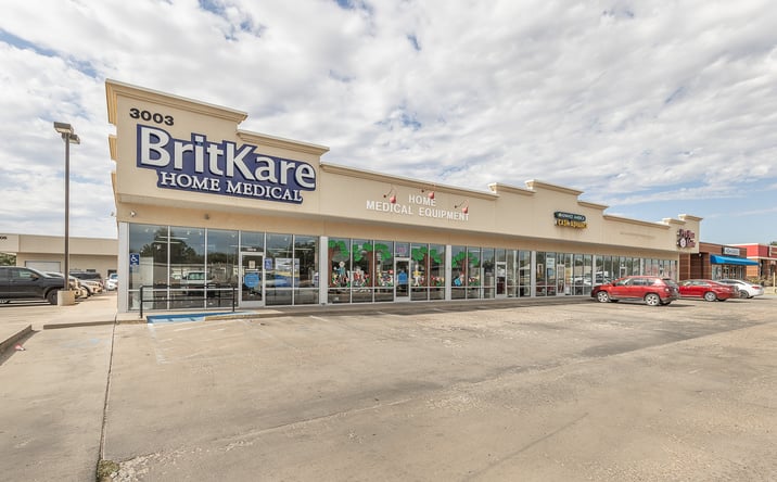 Pictures of Retail property located at 3003 50th St, Lubbock, TX 79413 for lease - image #1