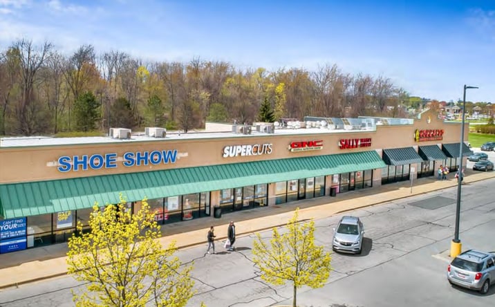 Pictures of Retail property located at 5901 Brockway Rd, Saginaw, MI 48638 for lease - image #1