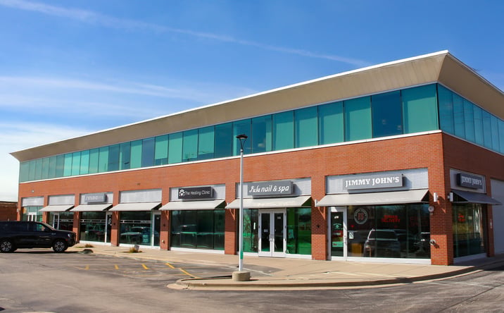 Pictures of Retail property located at 332 Skokie Valley Rd, Highland Park, IL 60035 for lease - image #1
