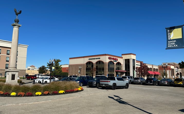 Pictures of Retail property located at 7321 Heritage Square Dr, Granger, IN 46530 for lease - image #1
