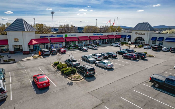 Pictures of Retail property located at 3030 Memorial Pkwy SW, Huntsville, AL 35801 for lease - image #1