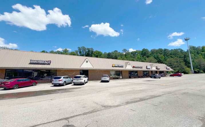 Pictures of Retail, Restaurant property located at 767 Shades Mountain Plaza, Hoover, AL 35226 for lease - image #1