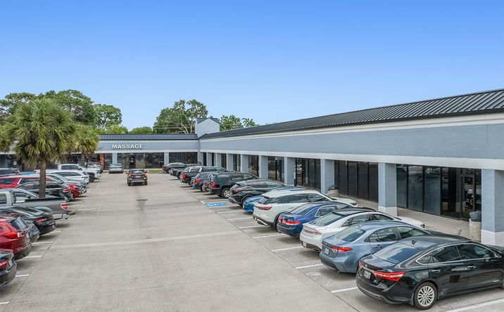 Pictures of Retail property located at 445 Bay Area Blvd, Houston, TX 77058 for lease - image #1