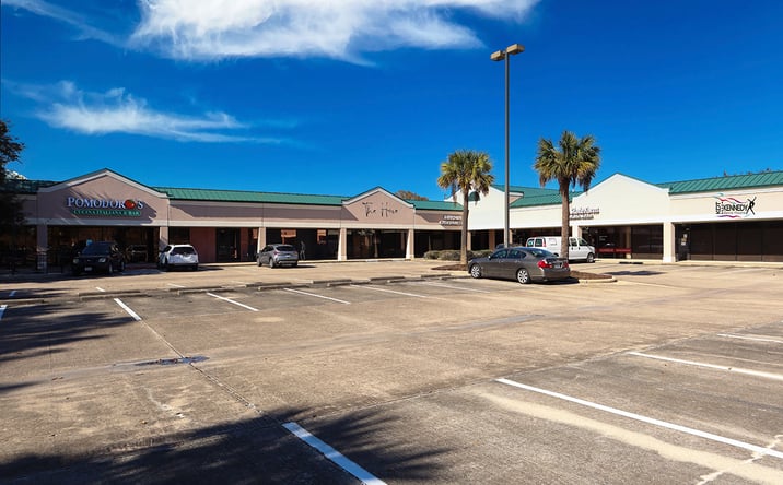 Pictures of Retail property located at 1001 Pineloch Dr, Houston, TX 77062 for lease - image #1