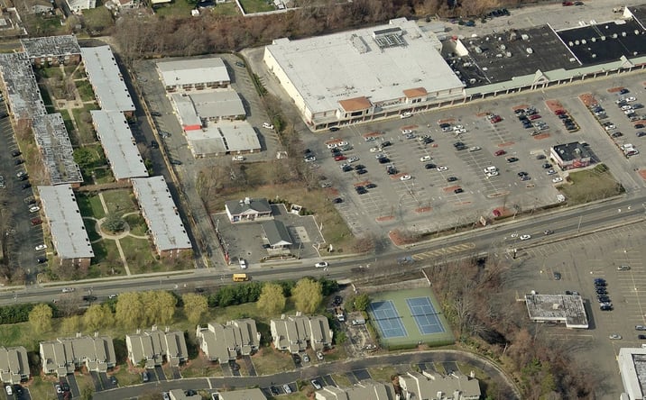 Pictures of Retail property located at 515 Montauk Hwy, Bay Shore, NY 11706 for lease - image #1
