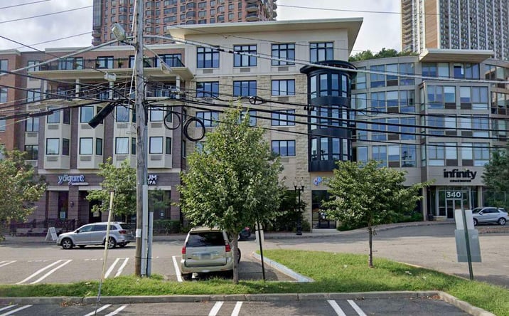 Pictures of Retail, Office, Restaurant property located at 340 Old River Rd, Edgewater, NJ 07020 for lease - image #1