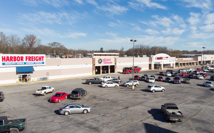 Pictures of Retail, Office, Restaurant property located at 100 US-72, Corinth, MS 38834 for lease - image #1