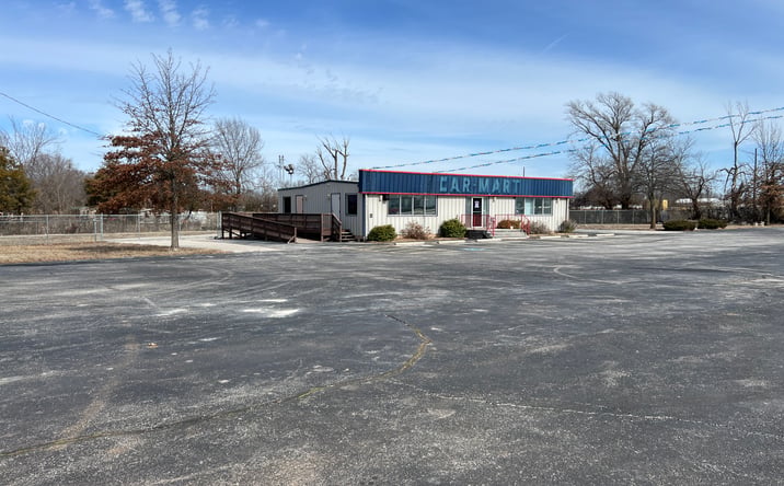 Pictures of Retail property located at 3245 W Sunshine St, Springfield, MO 65807 for lease - image #1