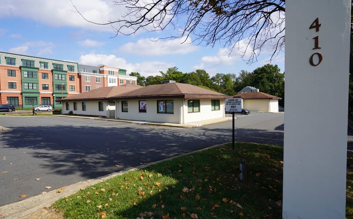 Pictures of Retail property located at 410 Maple Ave W, Vienna, VA 22180 for lease - image #1