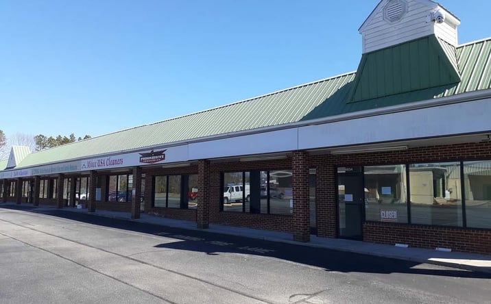 Pictures of Retail property located at 4870-4938 George Washington Memorial Hwy, Hayes, VA 23072 for lease - image #1
