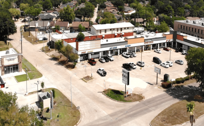 Pictures of Retail property located at 8244 Antoine Dr, Houston, TX 77088 for lease - image #1