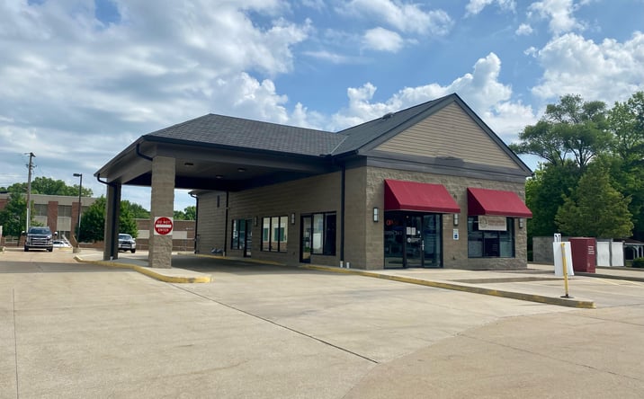 Pictures of Retail property located at 81 E Aurora Rd, Northfield, OH 44067 for lease - image #1