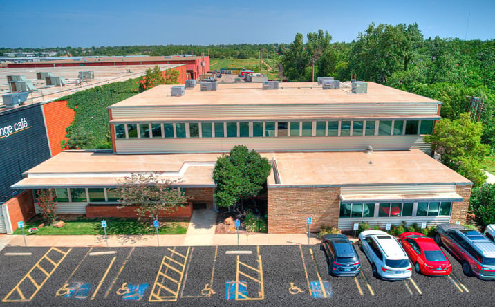 Pictures of Office property located at 521 W Wilshire Blvd, Oklahoma City, OK 73114 for lease - image #1