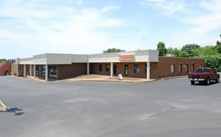 Pictures of Retail property located at 291 New Shackle Island Rd, Hendersonville, TN 37075 for lease - image #1