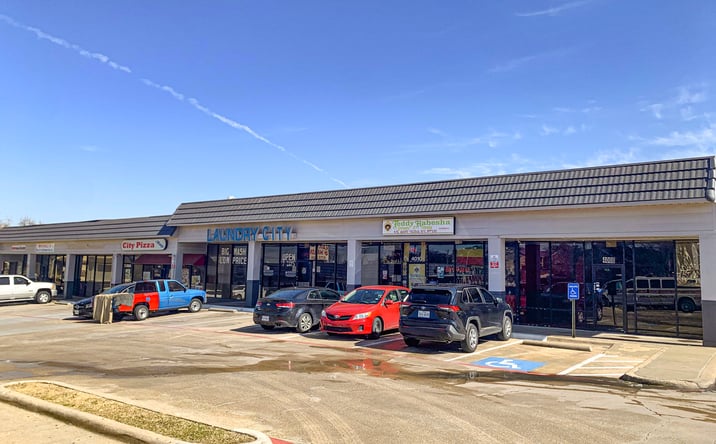 Pictures of Retail property located at 4008 - 4030 N Belt Line Rd, Irving, TX 75038 for lease - image #1