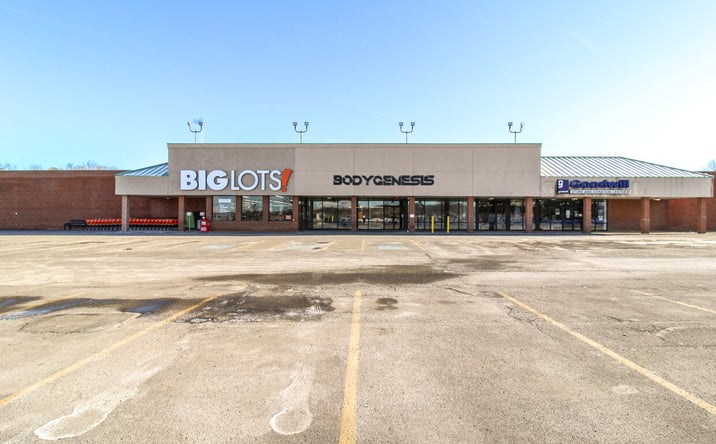 Pictures of Retail property located at 2611 Ellwood Rd, New Castle, PA 16101 for lease - image #1