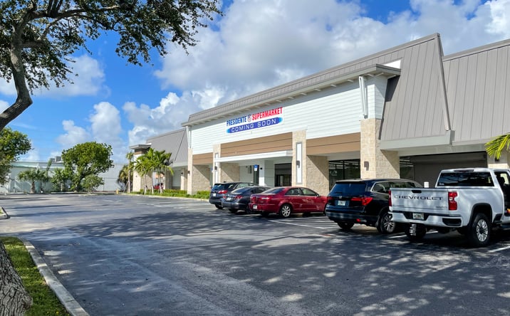 Pictures of Retail property located at 2501 N Dixie Hwy, Lake Worth Beach, FL 33460 for lease - image #1