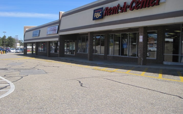 Pictures of Retail, Restaurant property located at 1060 Lillington Hwy, Spring Lake, NC 28390 for lease - image #1
