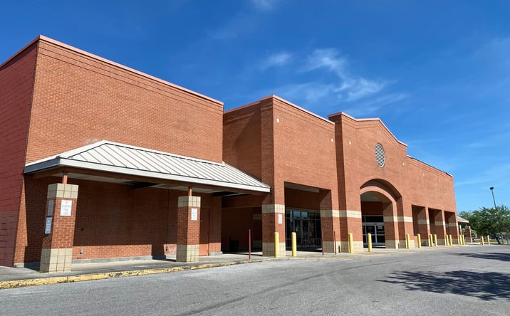 Pictures of Retail property located at 5975 Mobile Hwy, Pensacola, FL 32526 for lease - image #1