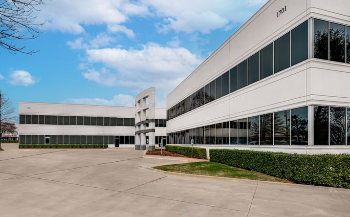 Pictures of Office property located at 1701 E Lamar Blvd, Arlington, TX 76006 for lease - image #1